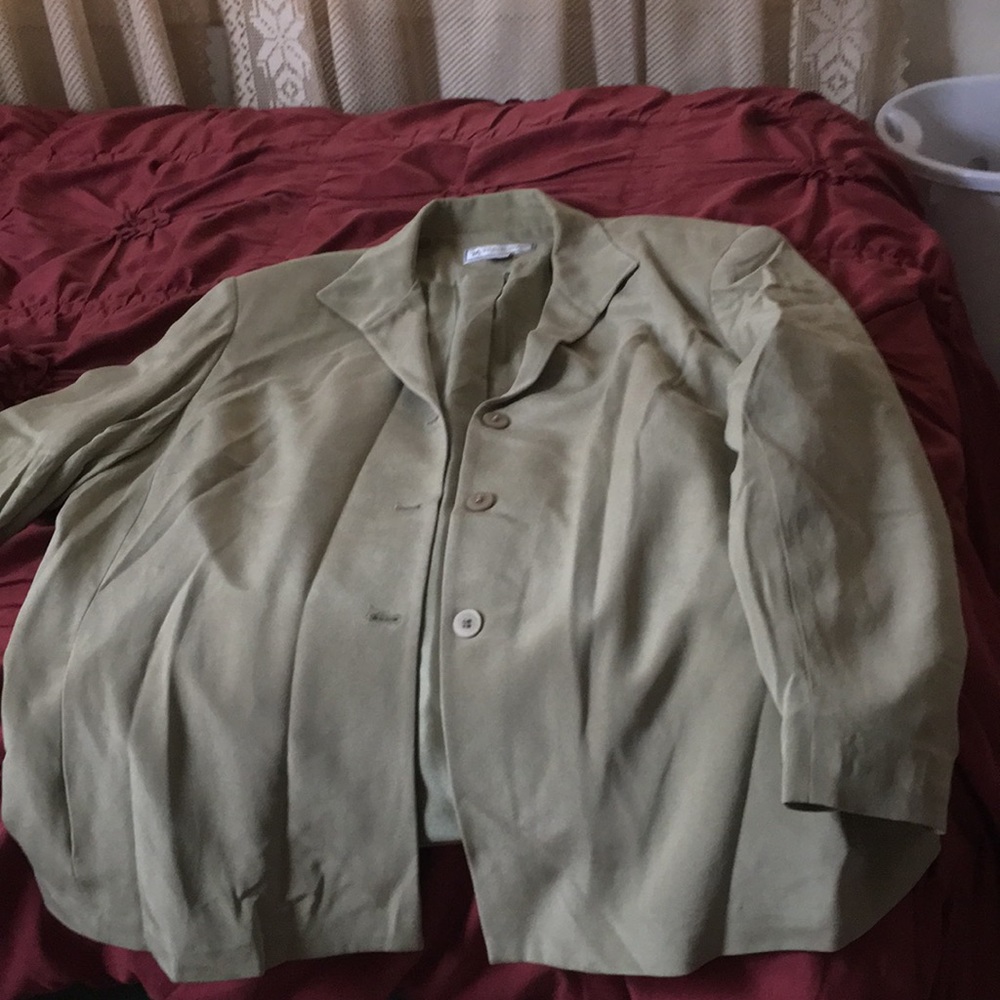Blazer - Picture 5 of 7